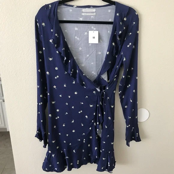 *Urban Outfitters LS Ruffle Wrap Dress in Blue* - Picture 6 of 7